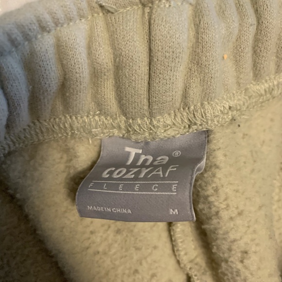 Aritzia Mega Sweatpant - Picture 3 of 5